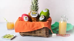La Frutta Tesori dell'Arca è un vero tripudio di freschezza e colore, perfetta per arricchire ogni occasione. L'ananas, l'avocado, il mango e la papaya aggiungono vitalità e colore a ogni pasto: buonissimi da soli e ancora di più in tante ricette dolci e salate, qualche idea? Gustatela insieme a uno yogurt a colazione o in un'insalata di stagione.