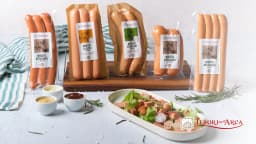 Tesori dell'Arca dedica un'intera selezione ai Wurstel di qualità prodotti in Alto Adige. Quelli dall'attenta lavorazione artigianale: Wiener wurstel dal gusto delicato, i Servelade wurstel dalle note saporite, i Bratwurst wurstel dal gusto gradevolmente speziato e ancora i Meraner wurstel e i classici. Prodotti con carne di suini allevati dalla nascita senza uso di antibiotici, perfetti in ogni occasione sono ideali per grigliate, panini o piatti veloci, garantendo qualità e sapore in ogni morso.
