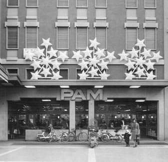 Interno supermercato Pam negli anni 50–60