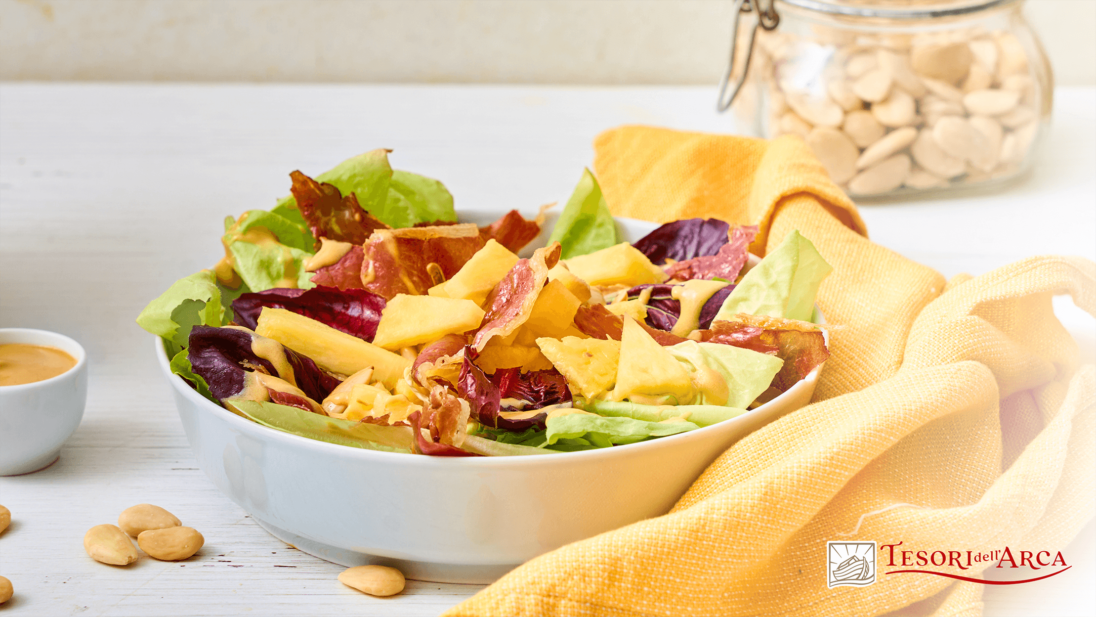 Insalata di radicchi, ananas e speck tostato