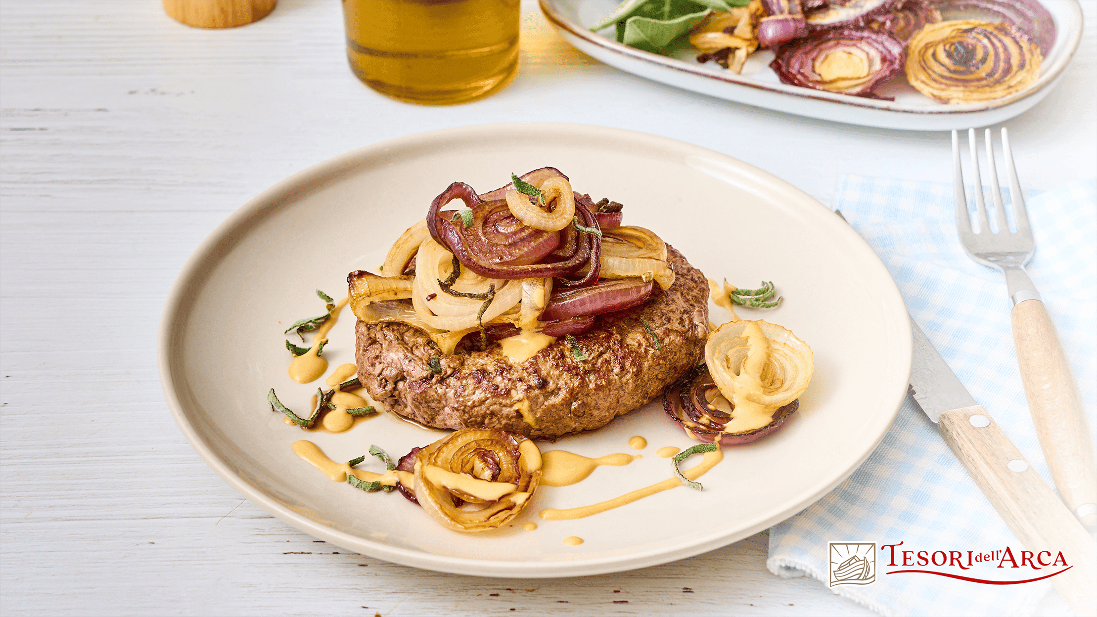 Maxi Hamburger limousine, senape forte e cipolle arrosto