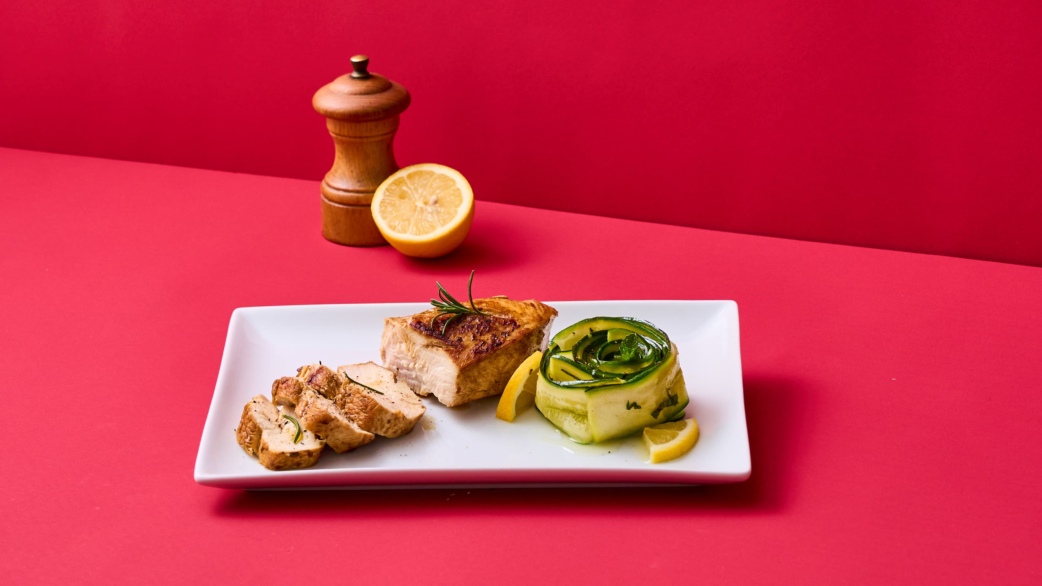 Filetto di Pollo per tagliata con zucchine marinate, limone e menta