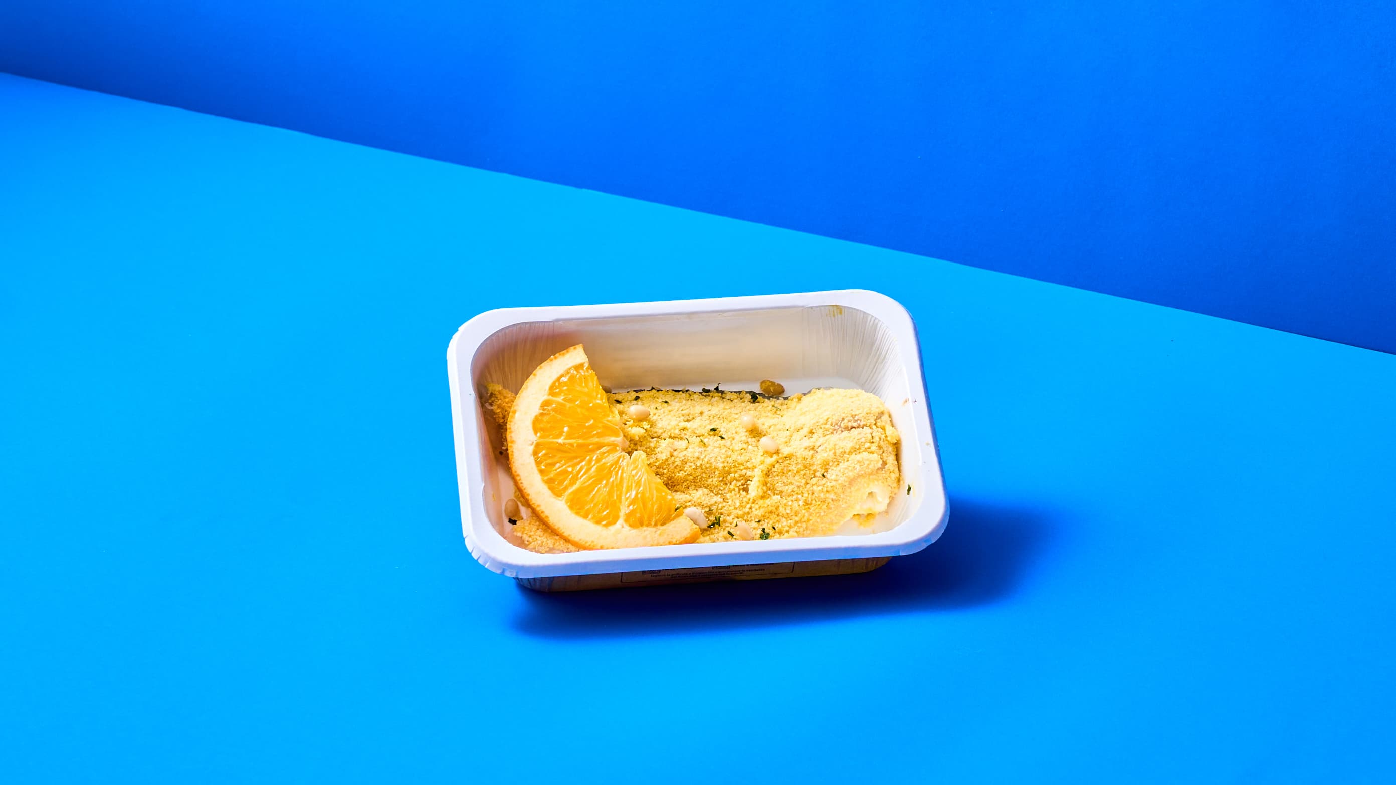 Filetto di Branzino agli agrumi con insalata di finocchi, arance e olive