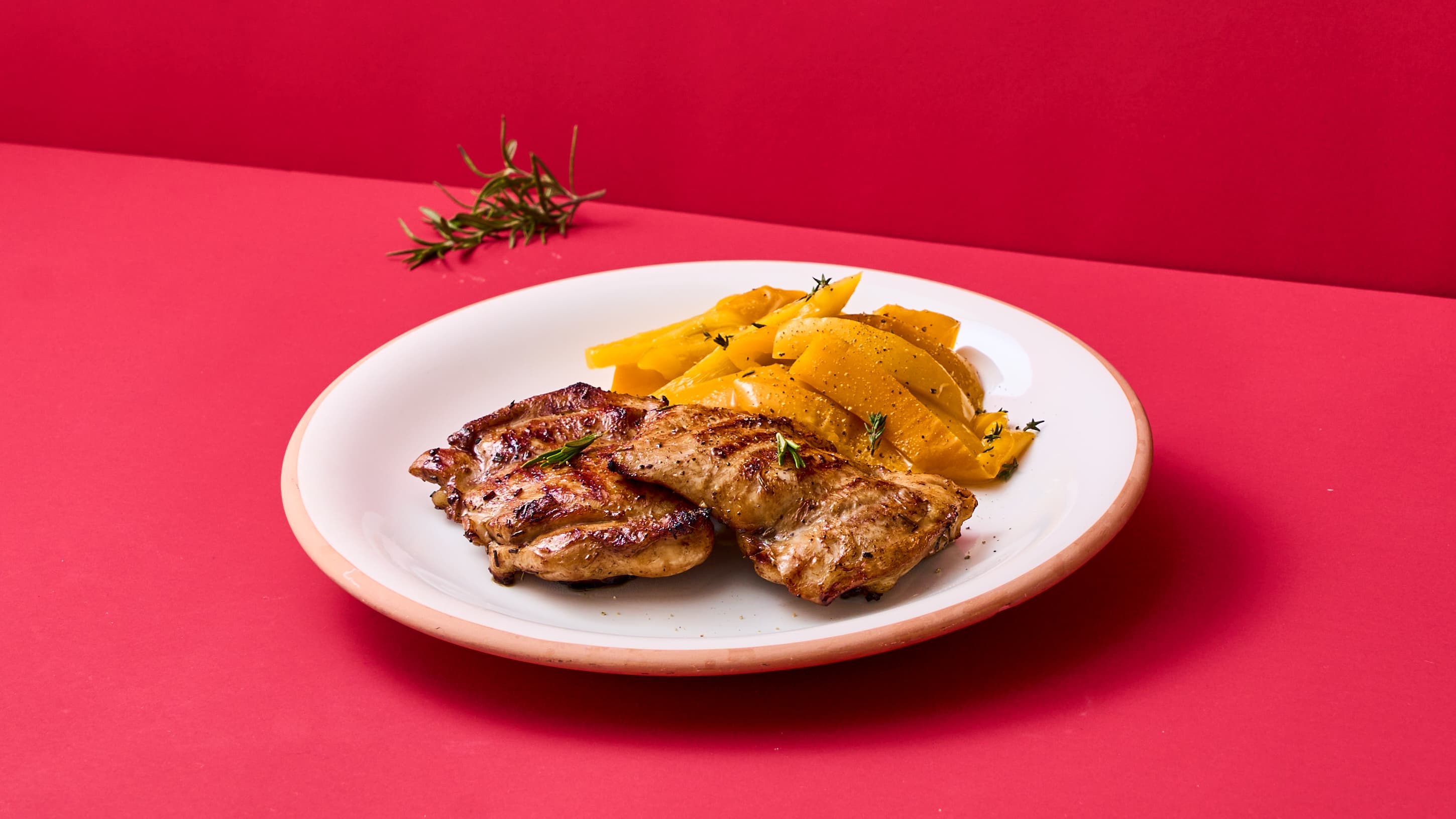 Rustichelle di Pollo aromatizzate con peperoni in agrodolce e timo