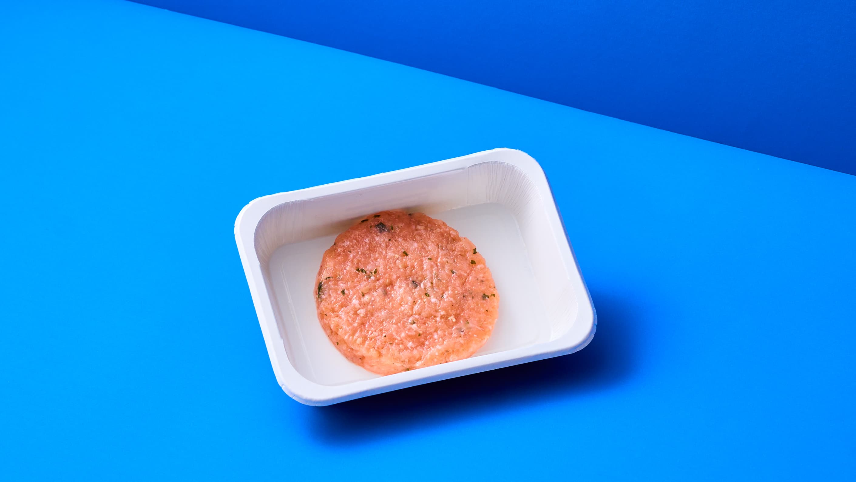 Hamburger di Salmone e Merluzzo con zucchine grigliate e pinoli