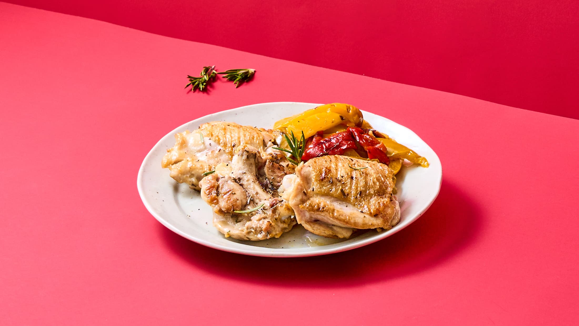 Coscette di Pollo per griglia con peperoni arrostiti all'aceto e timo