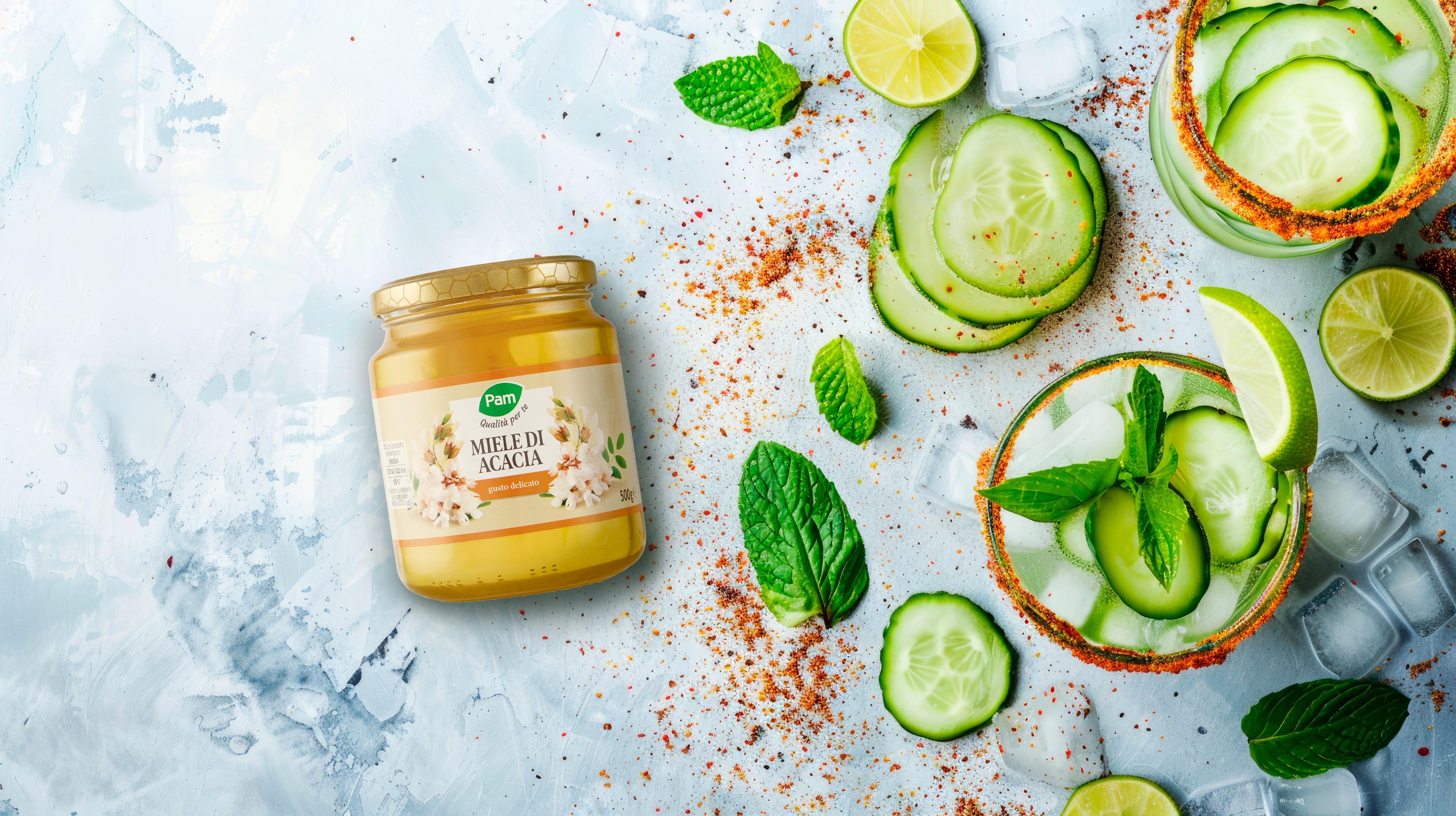 Mocktail al basilico, lime, cetriolo e miele