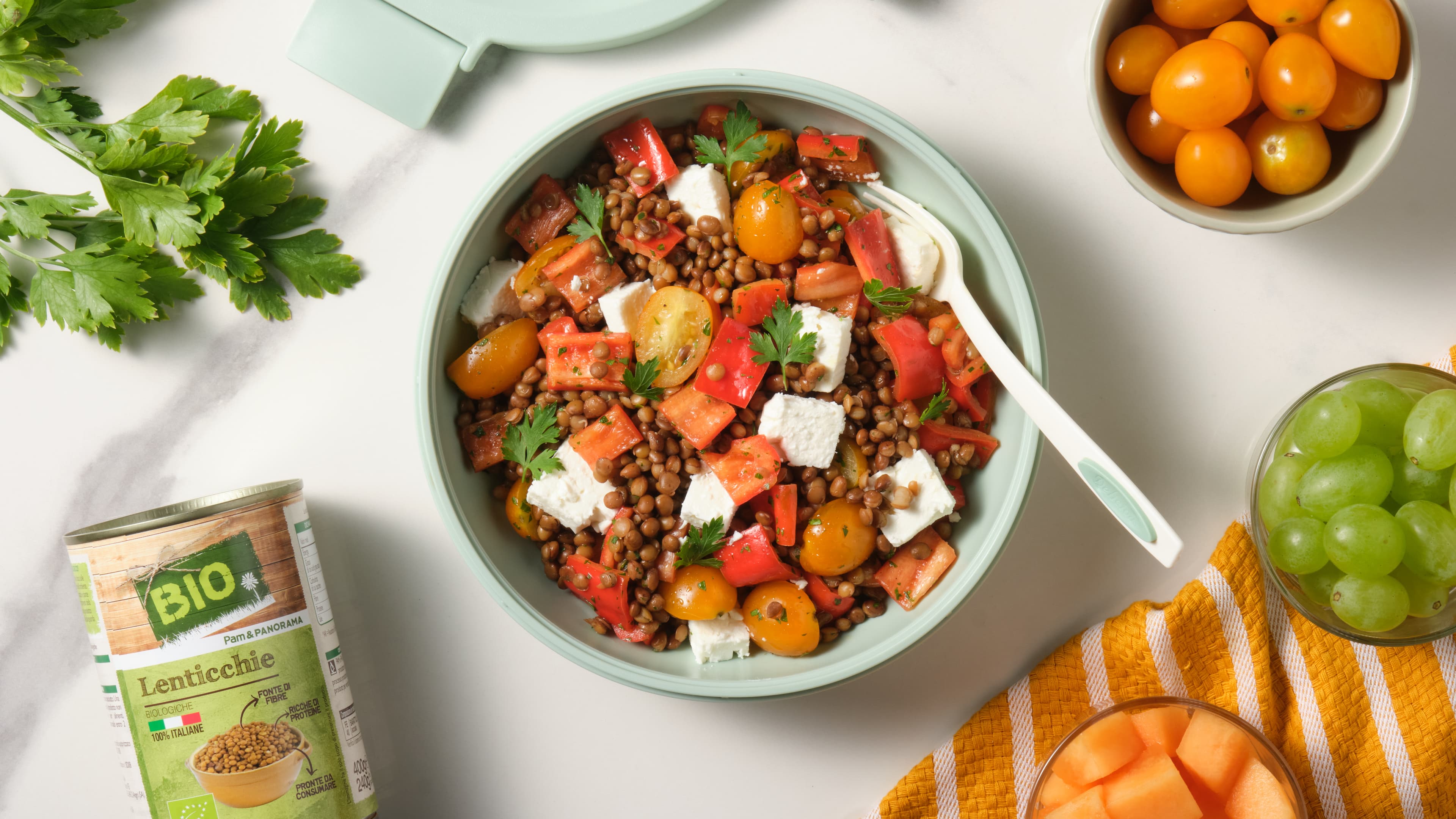Insalata di lenticchie, peperone e feta