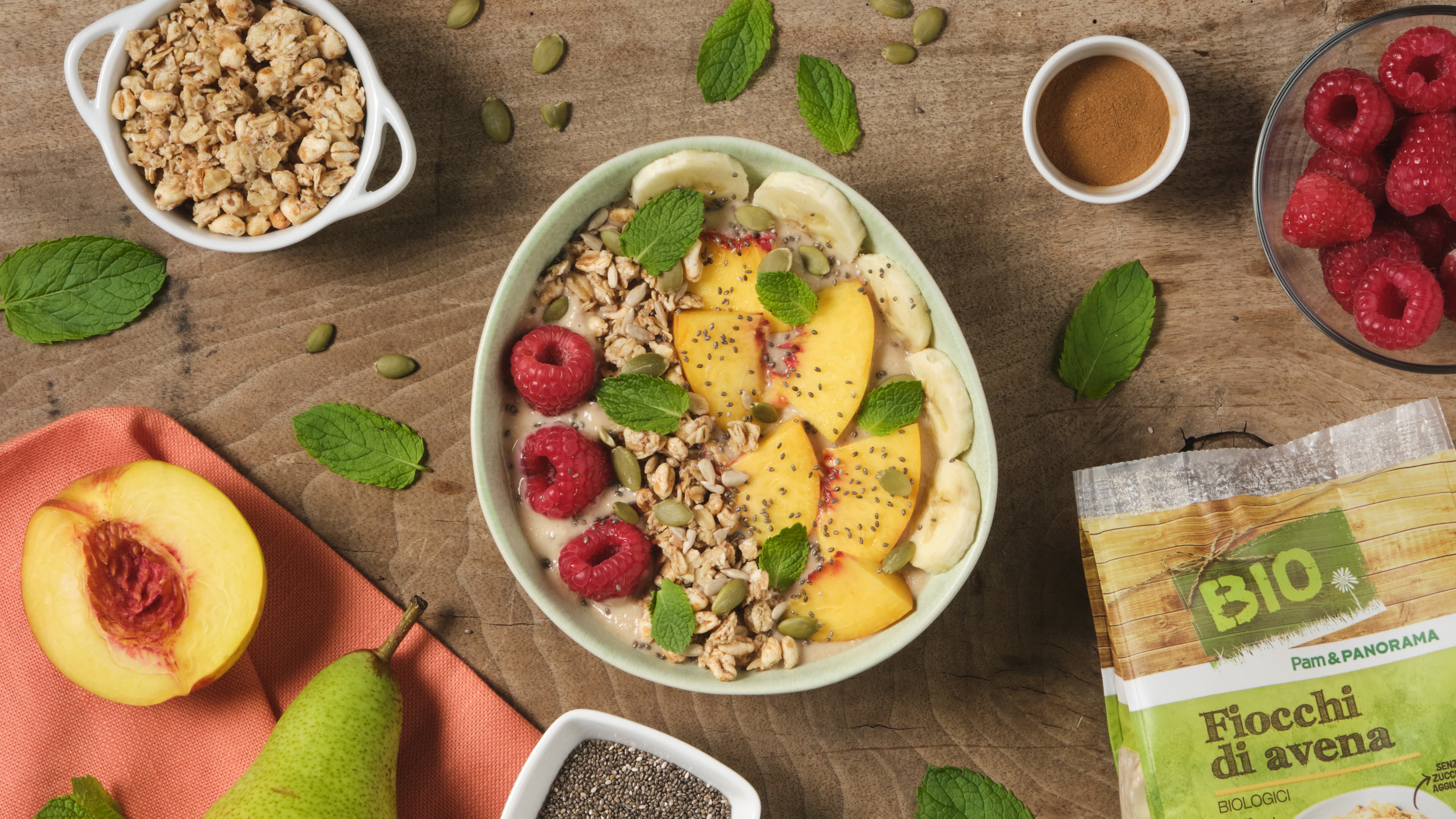 Smoothie bowl back to gym