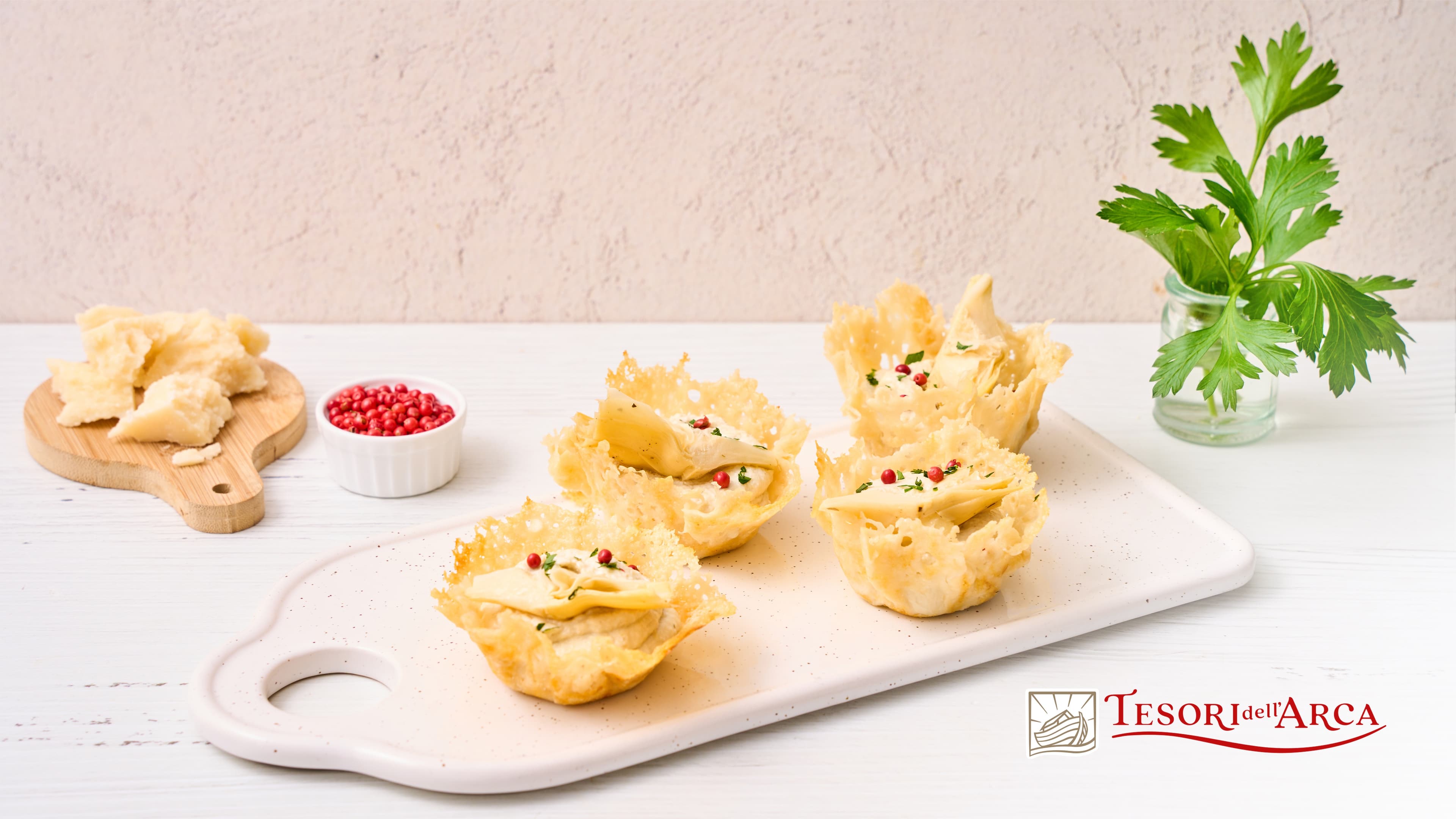 Cestini di Grana con mousse di carciofi alla romana