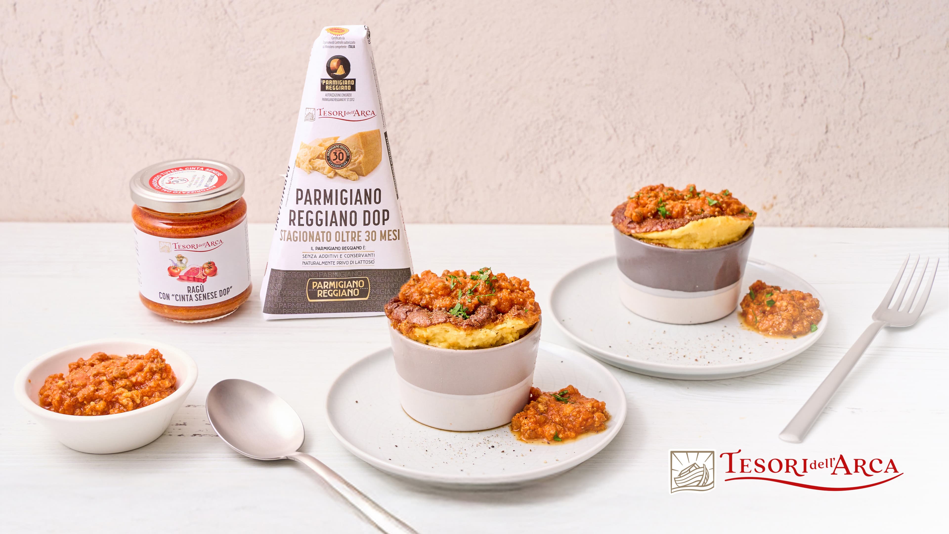 Soufflé al Parmigiano con ragù con Cinta Senese