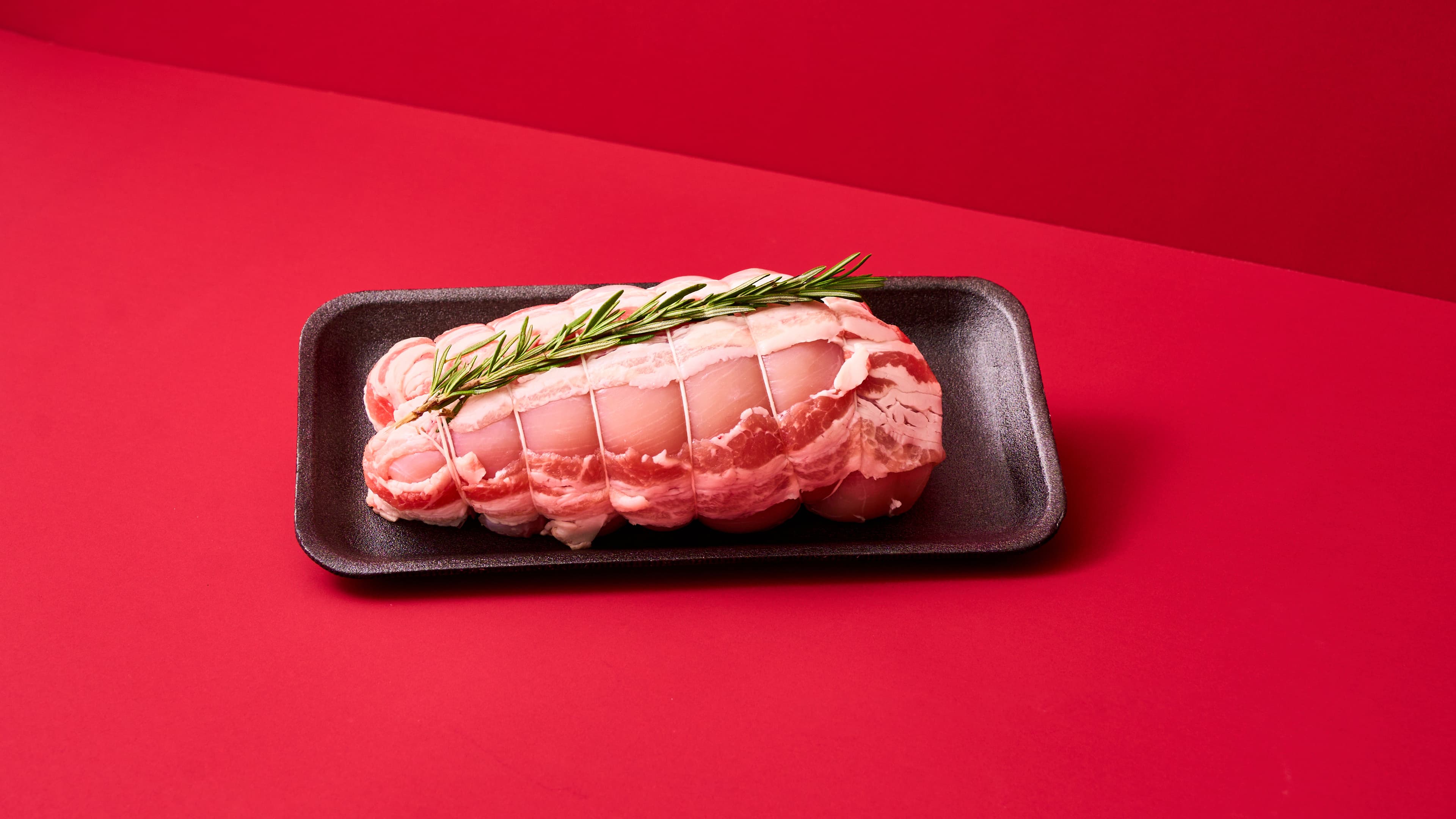 Arrosto di tacchino con rosmarino e pancetta e carote glassate