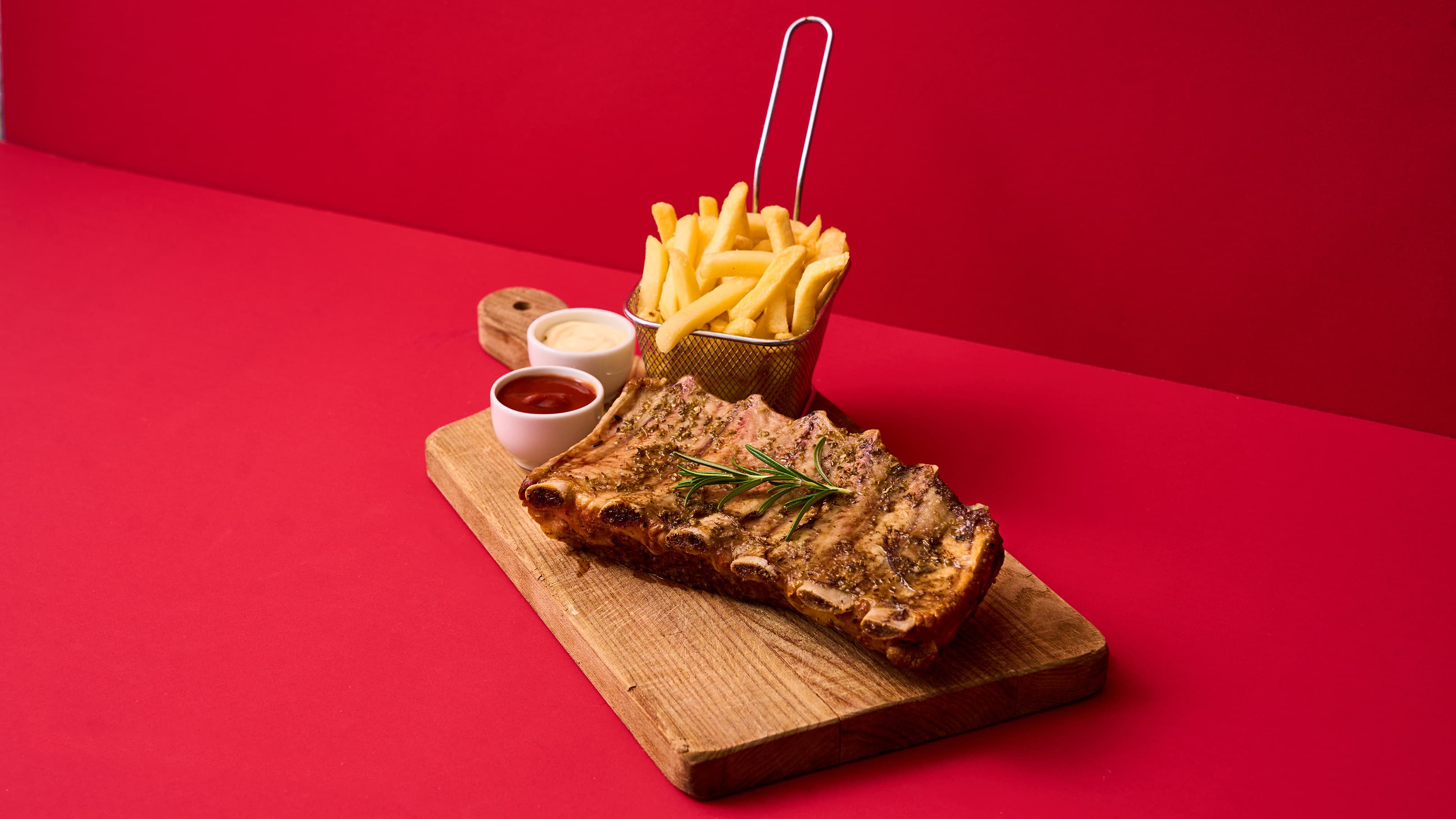 Spare Ribs BBQ con patatine fritte