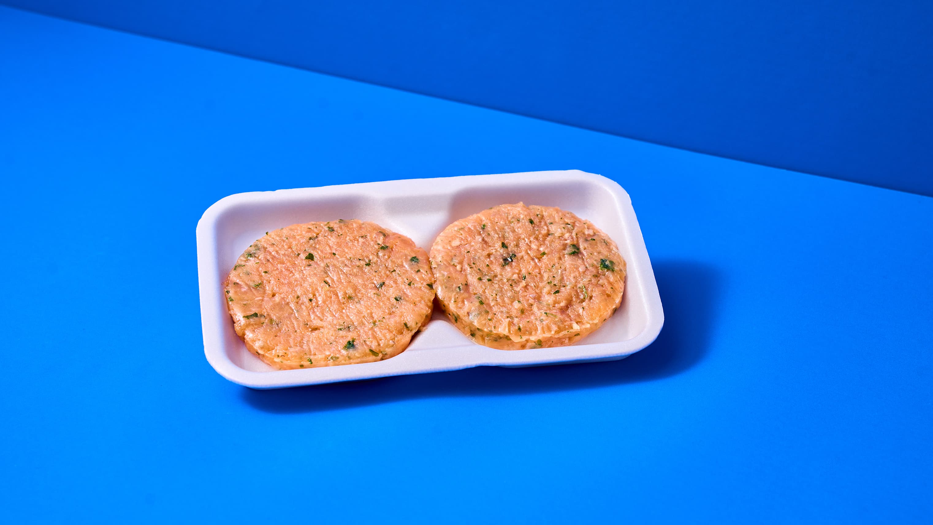 Burger di Trota Salmonata con zucchine e pomodori grigliati e maionese 