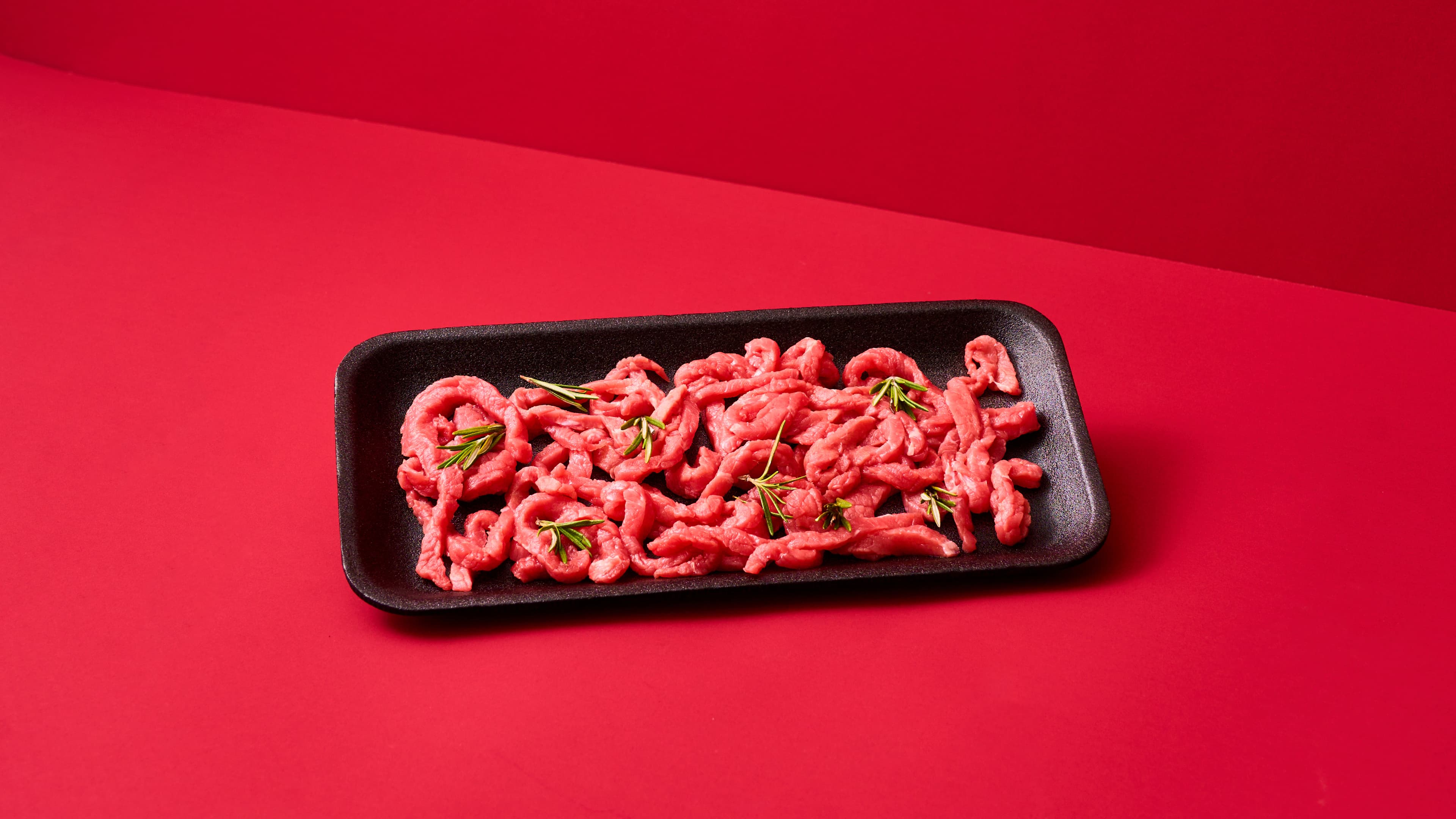 Straccetti al rosmarino con carciofi e pomodorini secchi