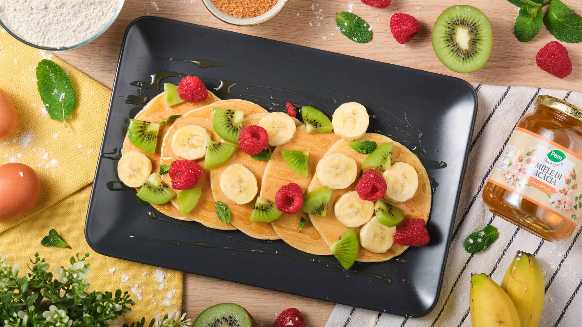 Pancake con frutta fresca invernale