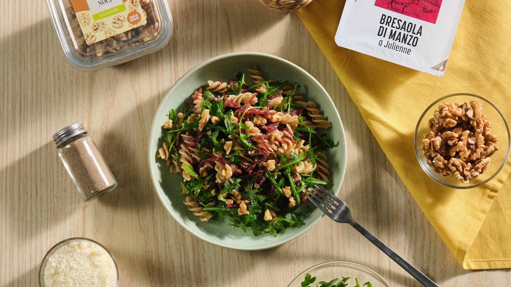 Protein pasta con rucola e bresaola