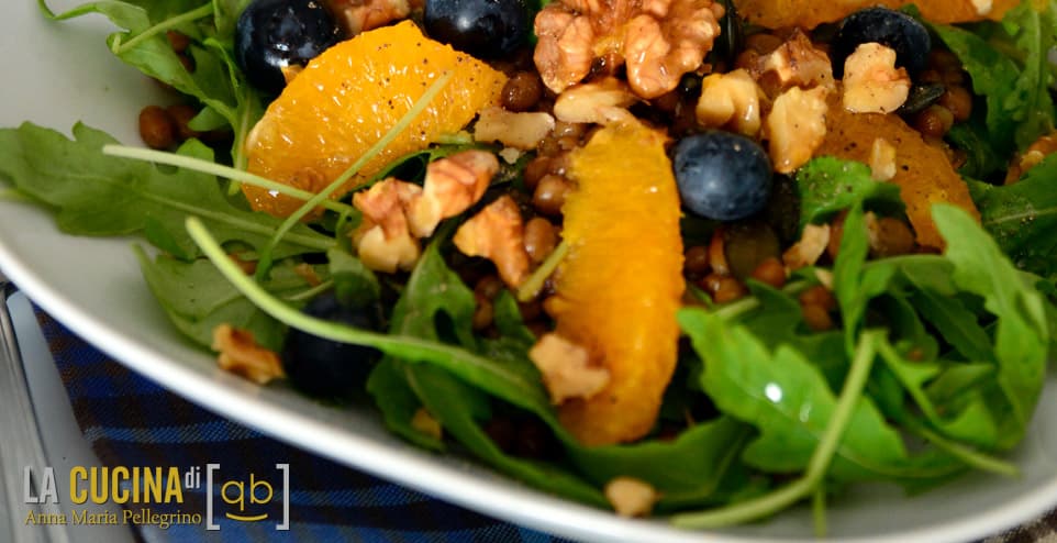Insalata di lenticchie con rucola e arancia