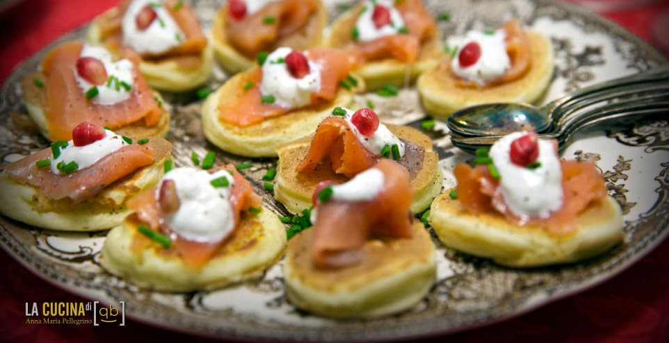 Blinis con salmone affumicato