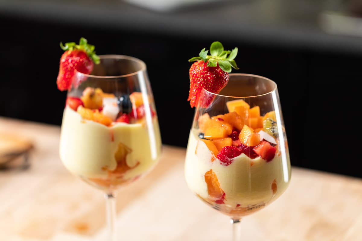 Coppa alla frutta con crema al mascarpone