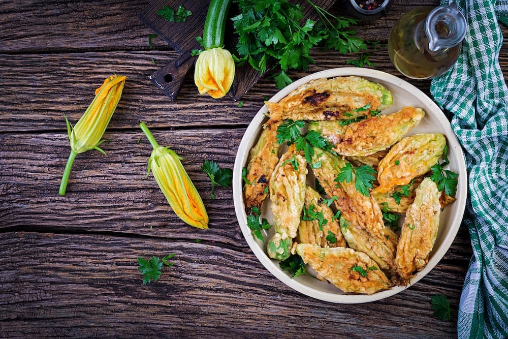 Maggio: fiorisce la zucchina