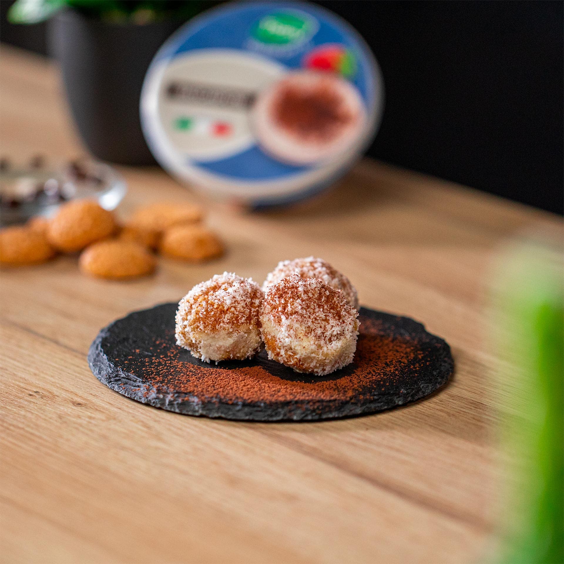 Baci al cocco e caffè