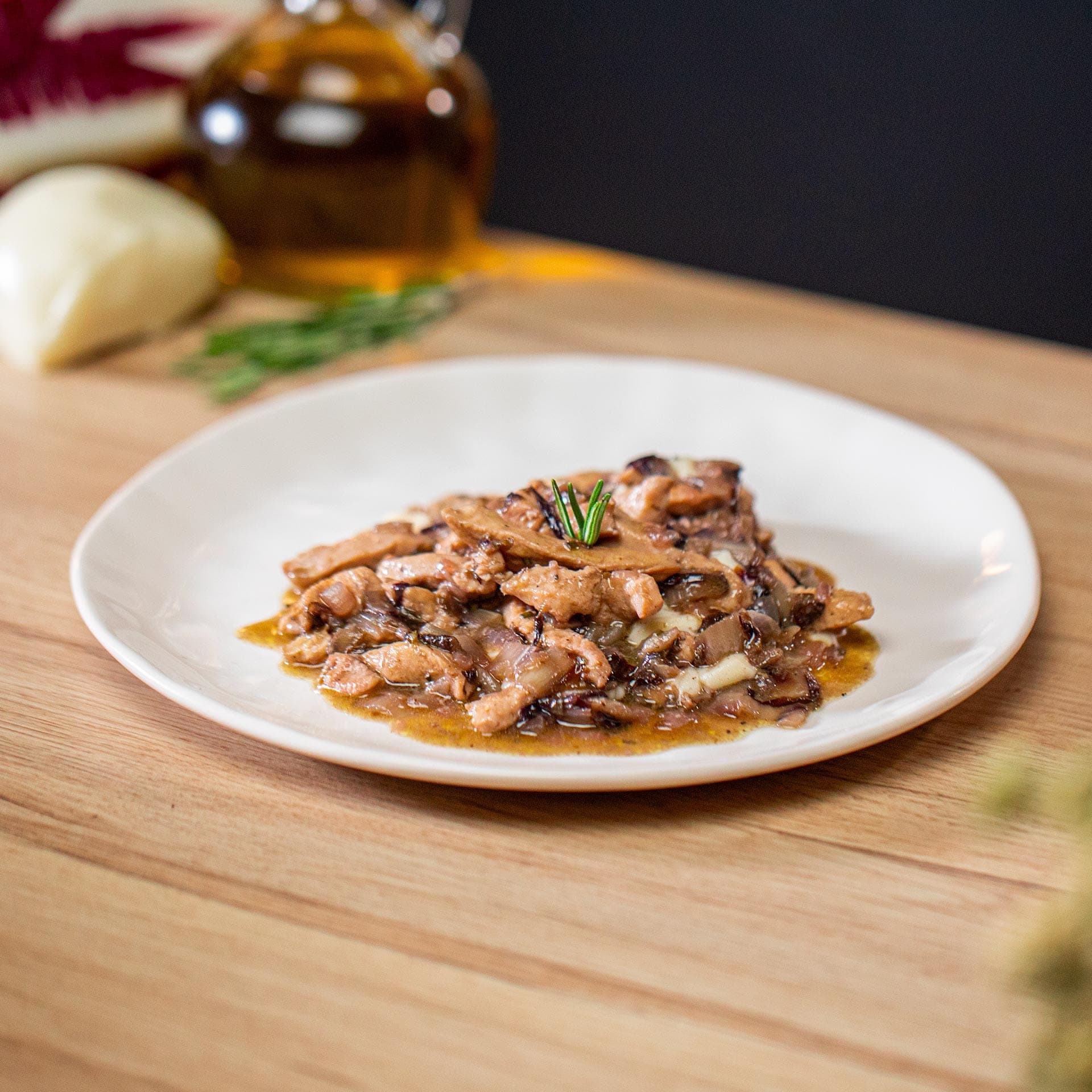 Straccetti di pollo al radicchio e taleggio