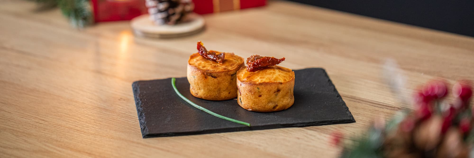 Muffin salati con pomodori secchi