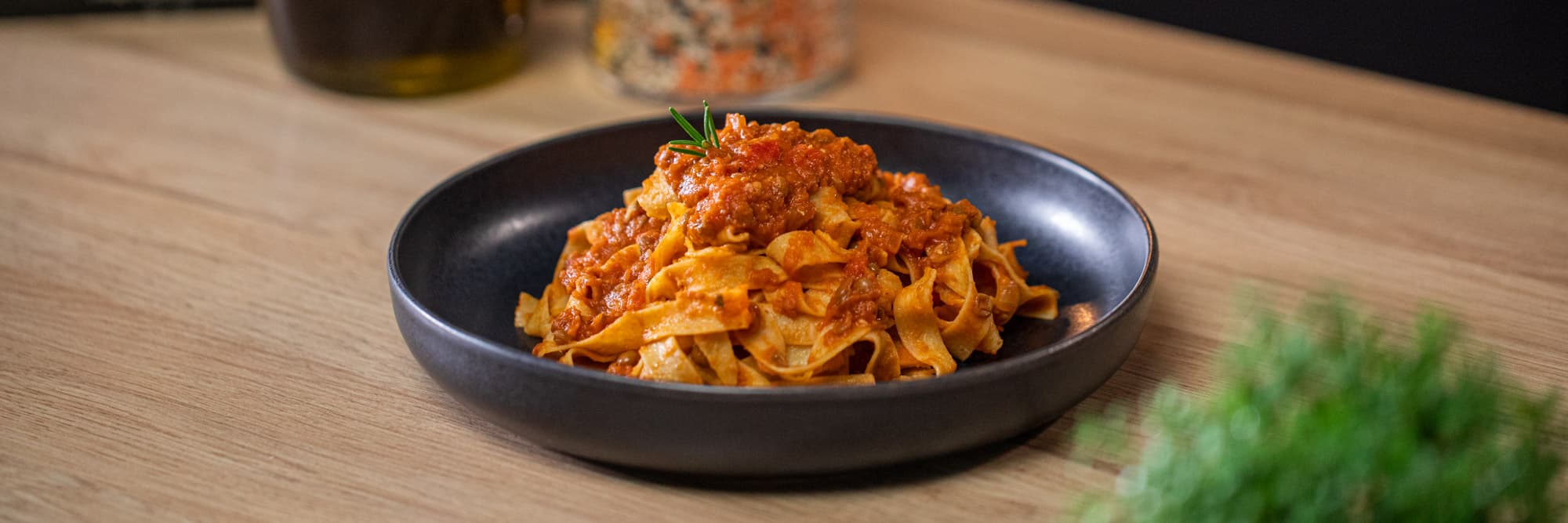 Tagliatelle con ragù di lenticchie
