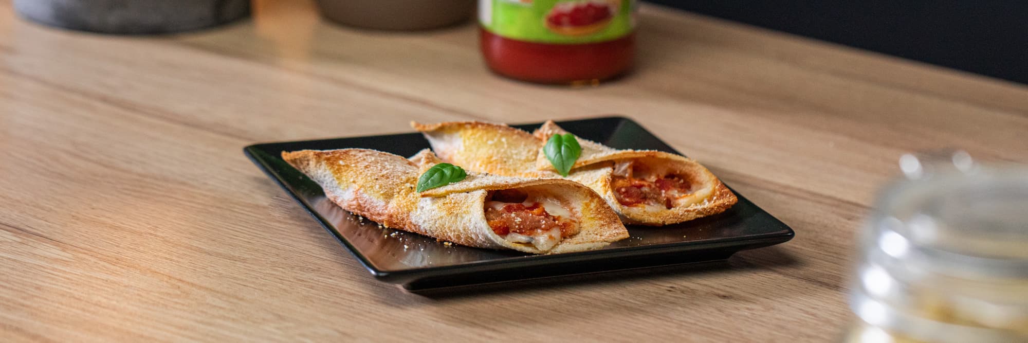 Cannoli di pancarrè alla mediterranea