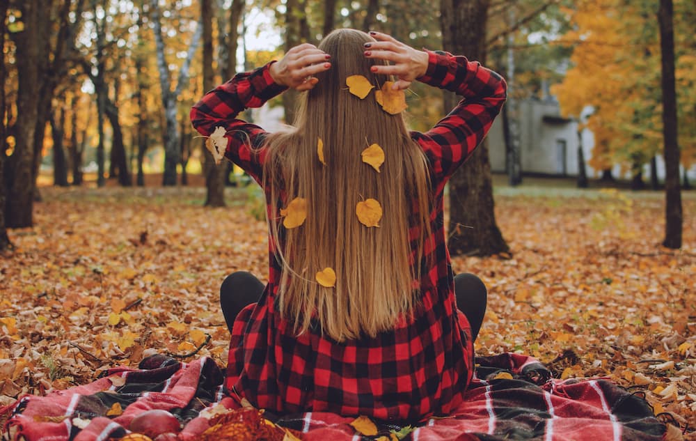 Proteggere i capelli in autunno