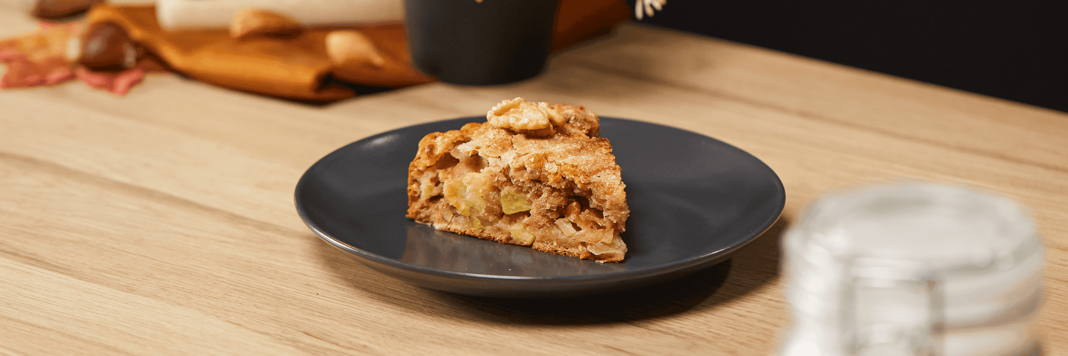 Torta con noci, mele e ricotta