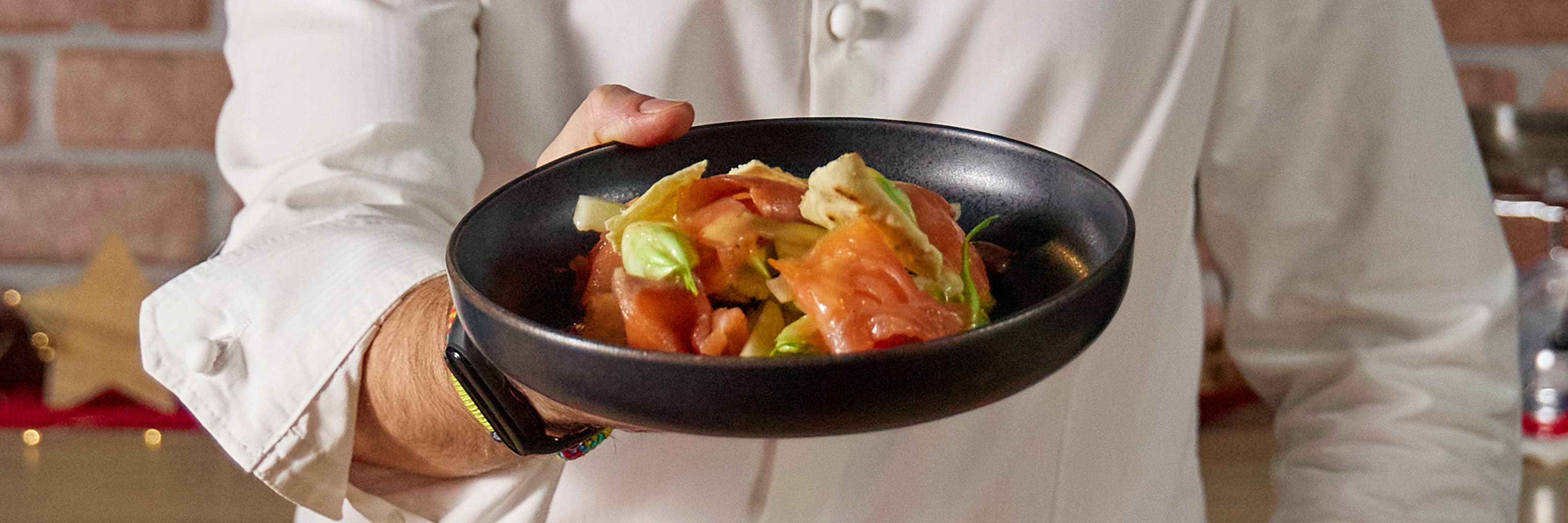 Le ricette della convenienza – esempio: Salmone affumicato con insalata di puntarelle