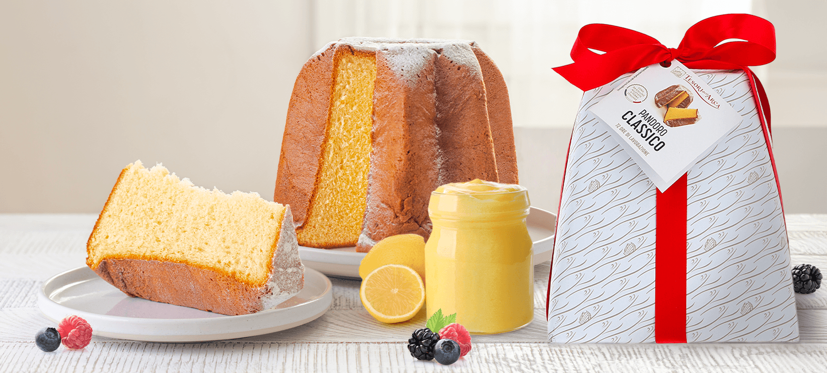 Pandoro con lemon curd e frutti di bosco