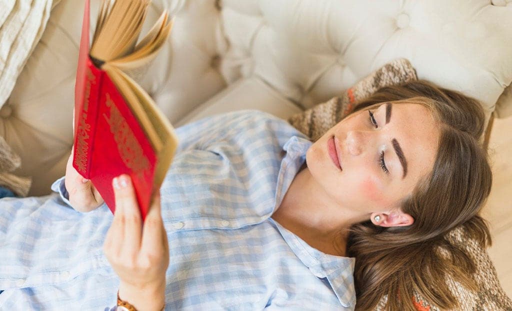 Leggere fa bene: i benefici della lettura