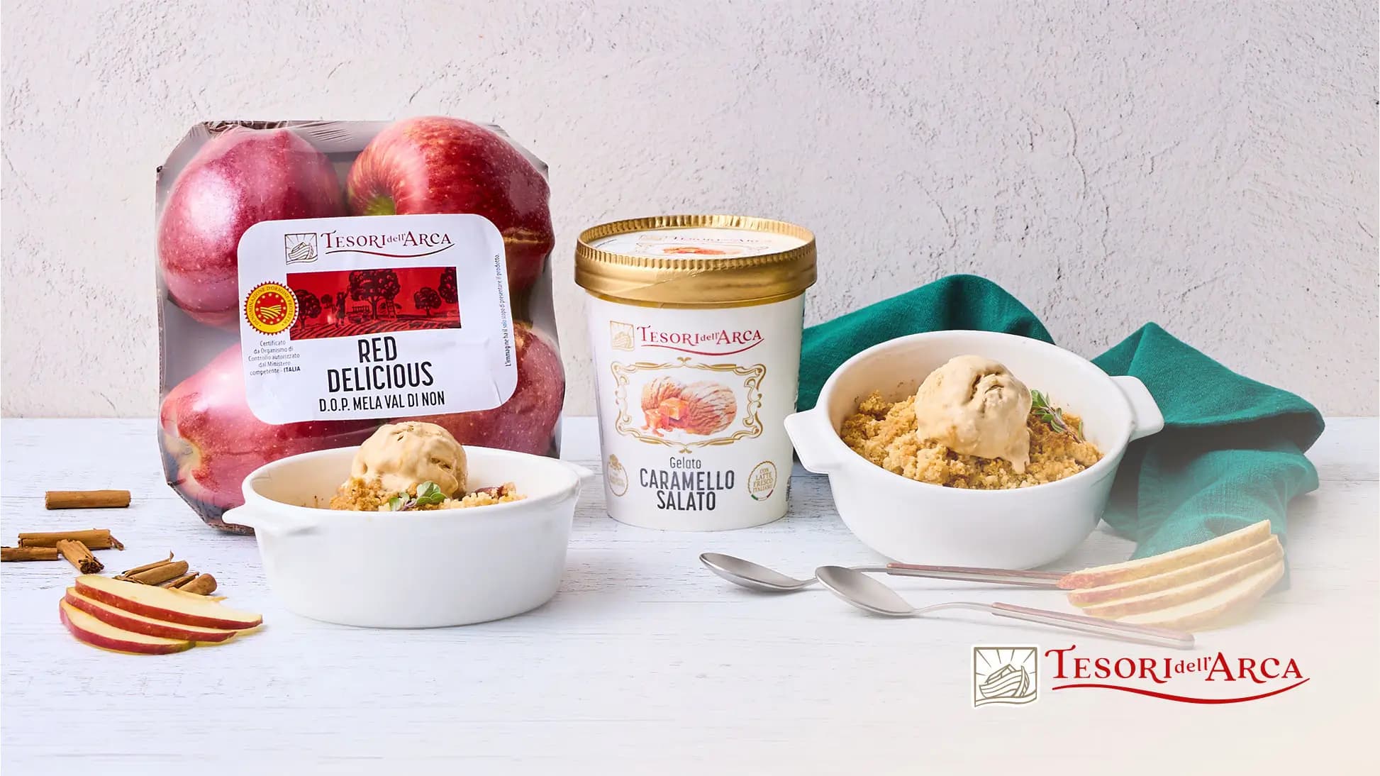 Crumble di mele con gelato al caramello salato