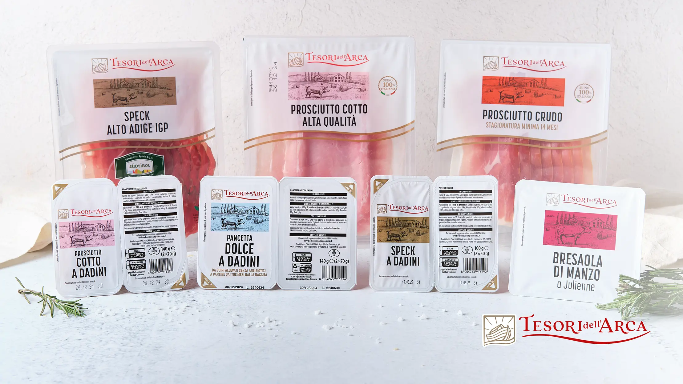 La selezione di salumi Tesori dell'Arca è l'asso nella manica di ogni ricetta. Lasciatevi ispirare dalla versatilità della Bresaola a julienne e dai Cubetti di pancetta, Speck e Prosciutto cotto. Nella versione affettata, il Prosciutto cotto alta qualità, il Prosciutto crudo italiano e lo Speck Alto Adige IGP sono perfetti per le vostre preparazioni più sfiziose.