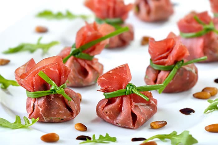Fagottini di bresaola allo squacquerone con sorpresa