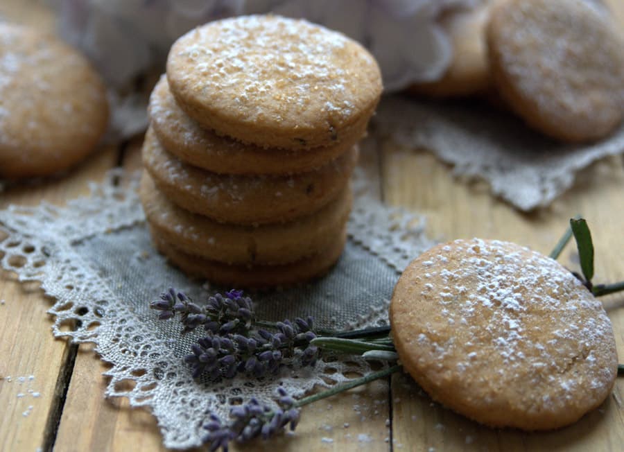 Biscotti alla lavanda