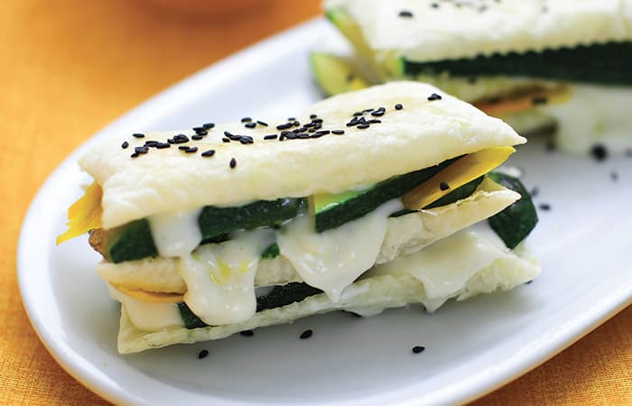 Millefoglie di zucchina e fiori di zucca al formaggio