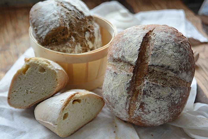 Pane di segale senza impasto in pentola
