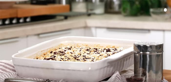 Crumble alla cannella con mele e cioccolato