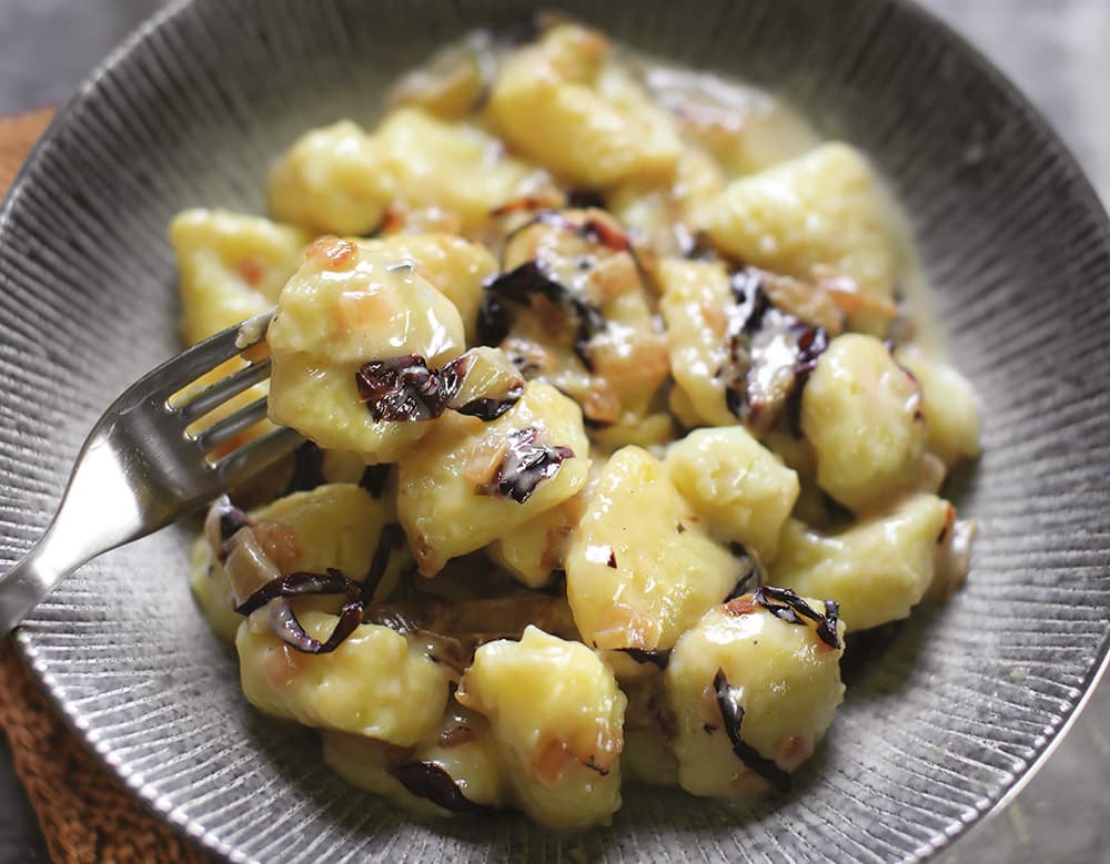 Gnocchi al radicchio e taleggio