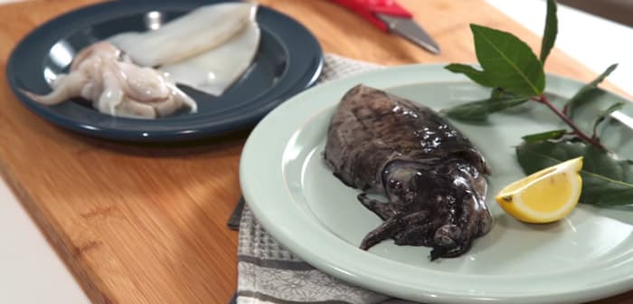 La pulizia delle seppie