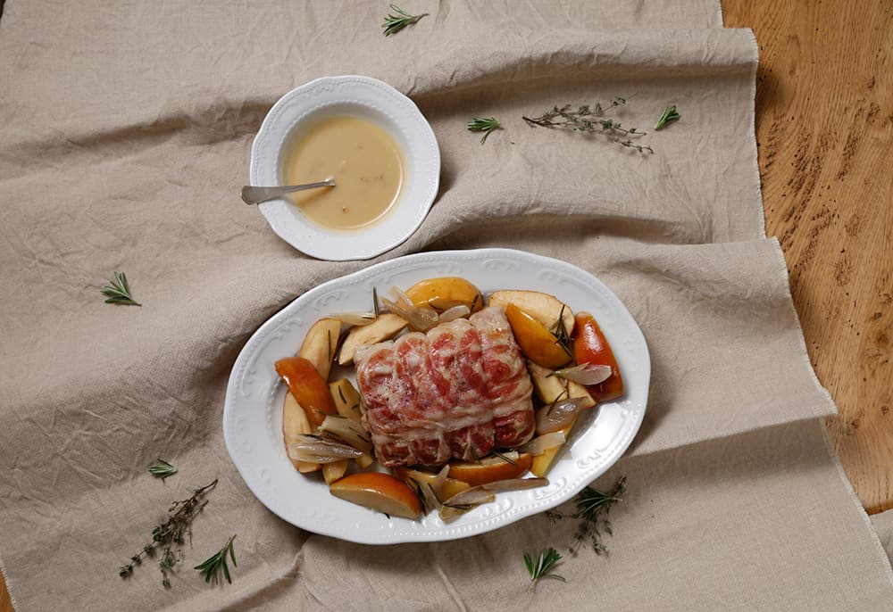 Carrè di maiale con sciroppo d'acero e salsa alle mele